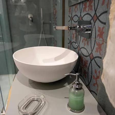 לינה וארוחת בוקר Ursino's Luxury קטאניה