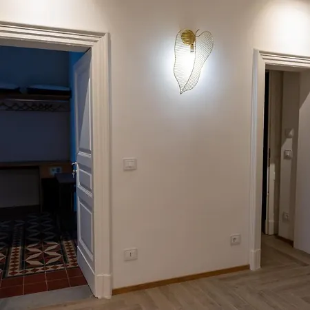 לינה וארוחת בוקר Ursino's Luxury קטאניה