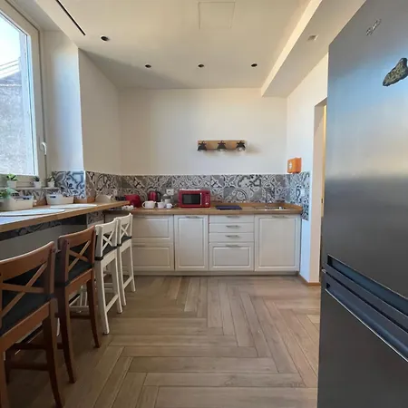 Ursino's Luxury Катания